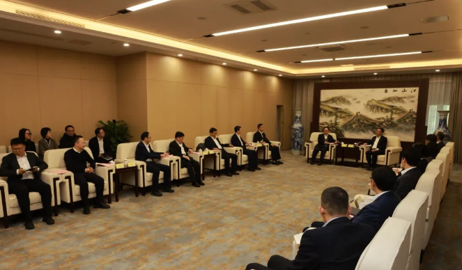 �？低晹y手中國電信，加速推動千行百業數字化轉型